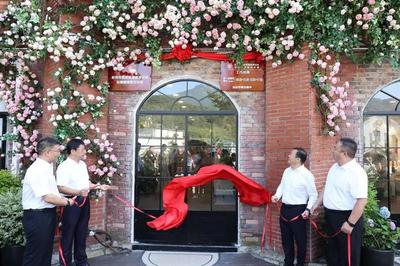 浪漫七夕 成都彭州首个产业功能区婚登场所揭牌 婚姻服务延伸至产业一线